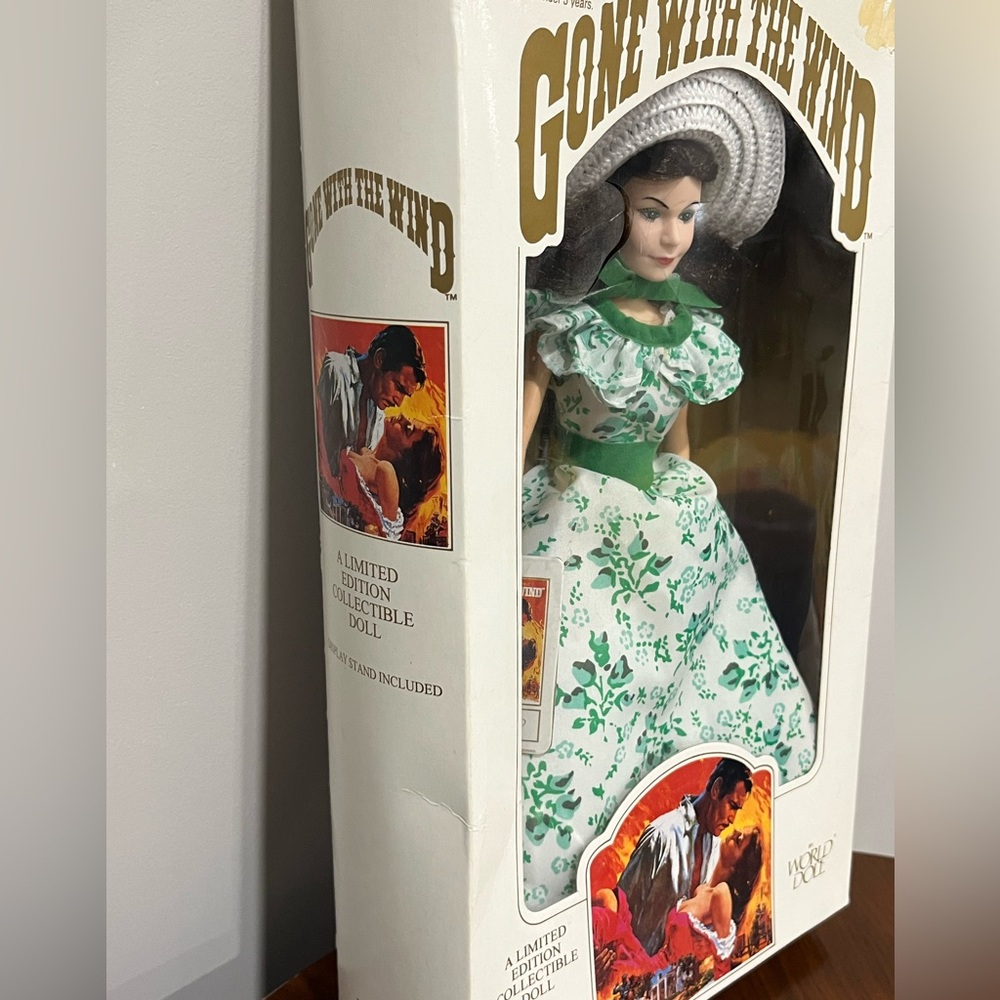 Vintage 1993 Gone With the Wind Scarlett O’Hara Portrait World Doll Green Dress